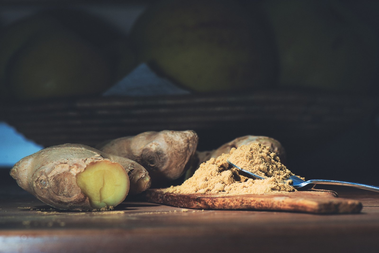Ginger root and ginger powder